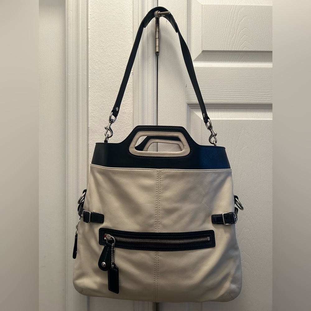 coach navy and cream leather shoulder handbag